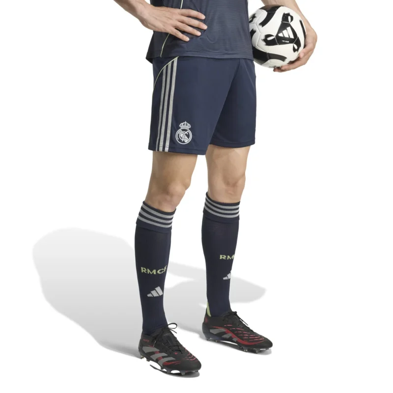 317692_adidas-real-madrid-uitbroekje-2025-2026_1.webp Real Madrid Uitshirt 2025/26